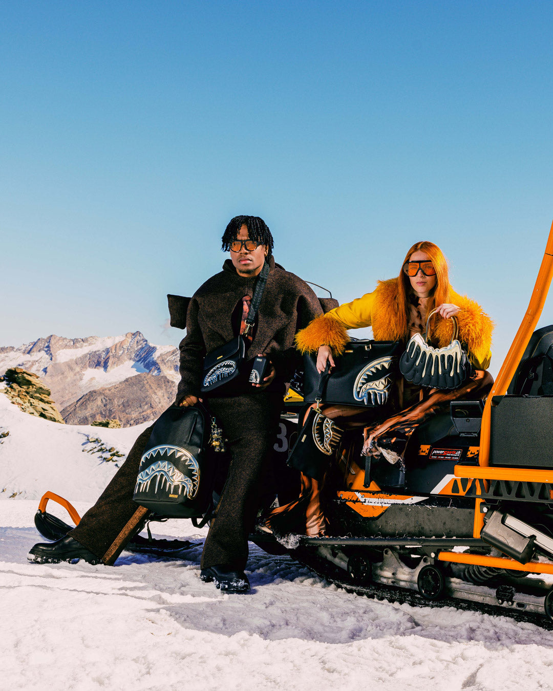 GOLDHEART SHARK DRIP HANDBAG