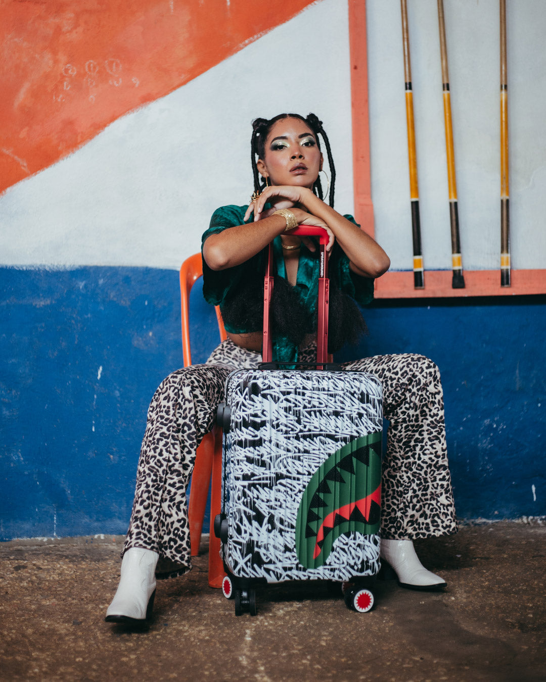 NIGHT NIGHT SHARKNAUTICS HARDSHELL CARRY-ON LUGGAGE