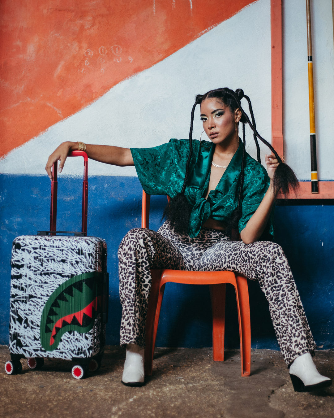 NIGHT NIGHT SHARKNAUTICS HARDSHELL CARRY-ON LUGGAGE