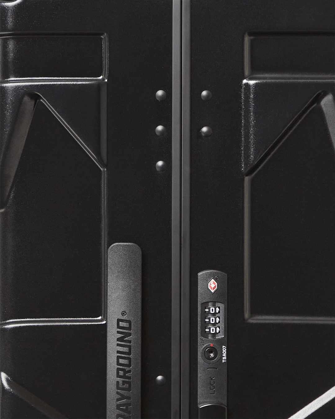 NIGHTSHARKS WORLDWIDE SHARKITECTURE FULL SIZE LUGGAGE