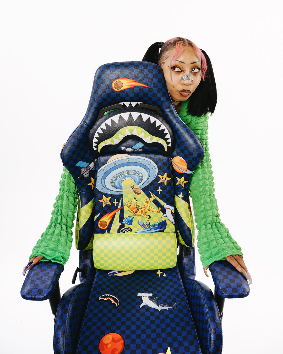 SPACE WARPED GAMING CHAIR