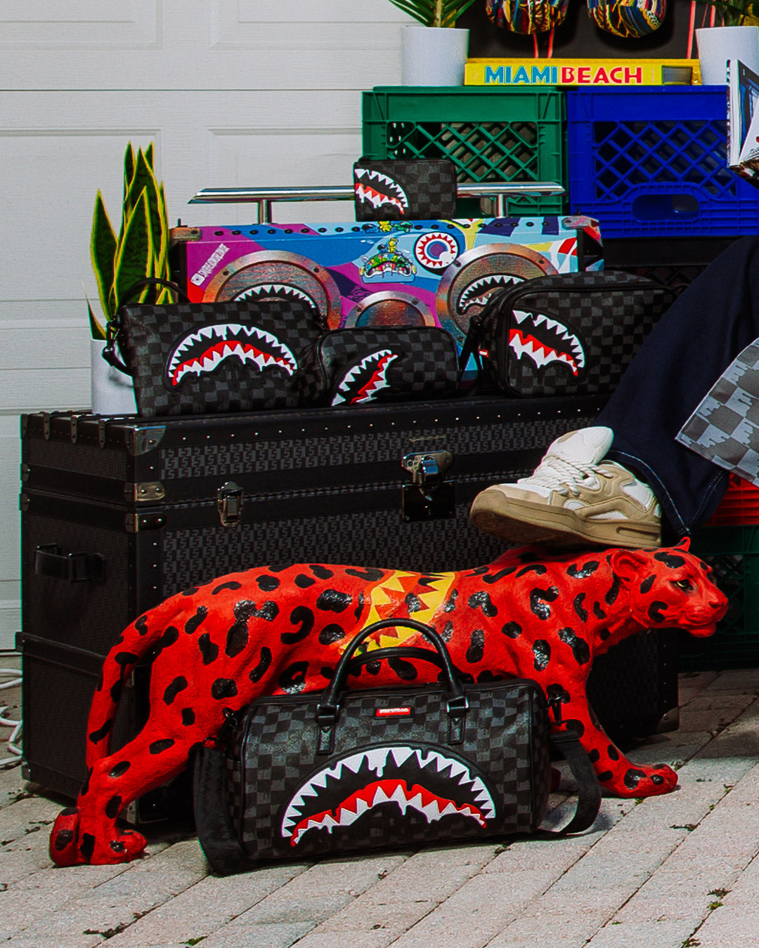 SHARKS IN PARIS THUNDERDRIP POUCH