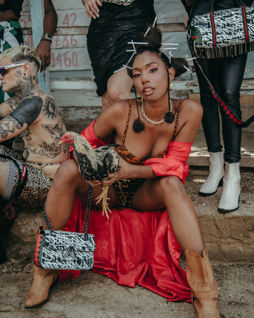 NIGHT NIGHT SHARKCHAIN HANDBAG